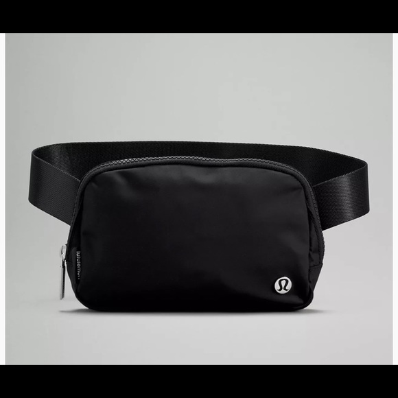 lululemon athletica Handbags - Lululemon Everywhere Belt Bag